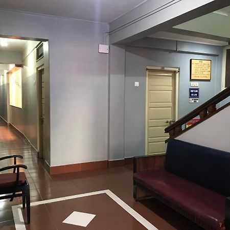 Hotel Satkar Cafeteria Belgaum Buitenkant foto