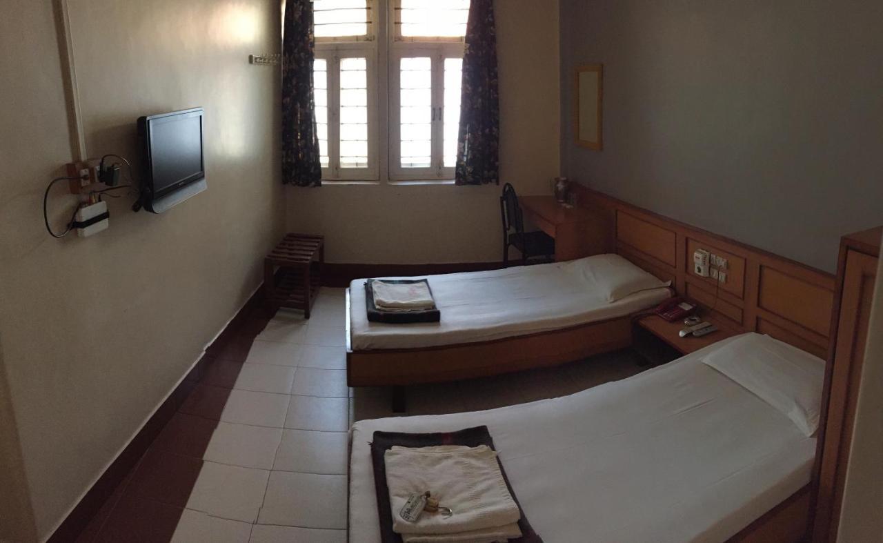 Hotel Satkar Cafeteria Belgaum Buitenkant foto