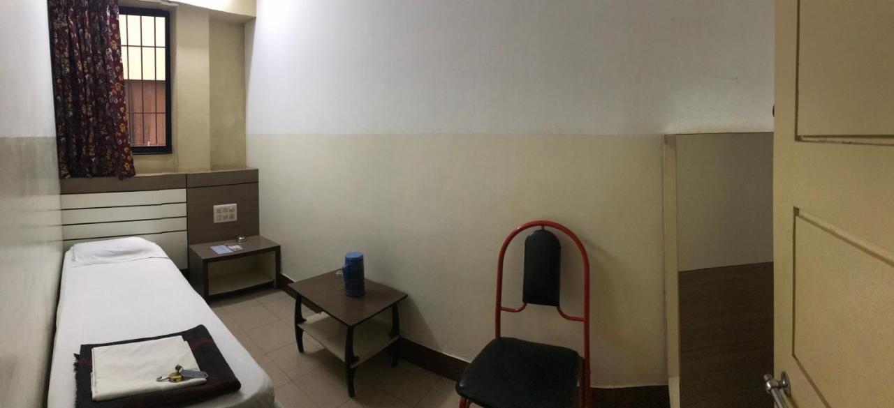 Hotel Satkar Cafeteria Belgaum Buitenkant foto