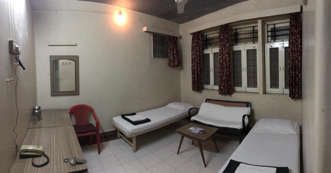 Hotel Satkar Cafeteria Belgaum Buitenkant foto