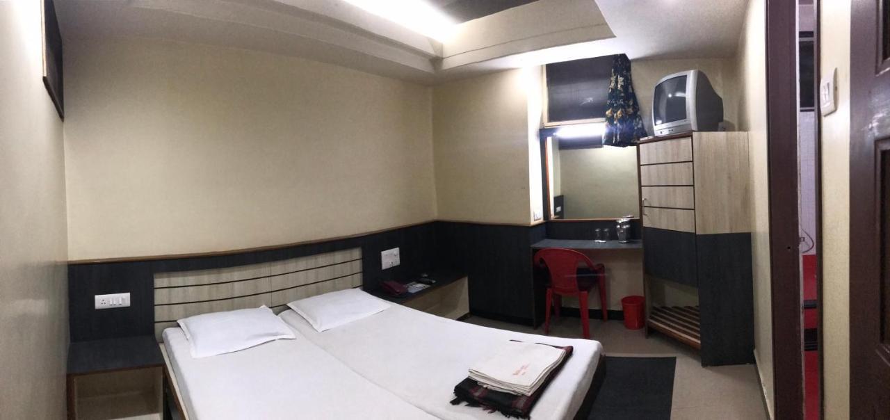 Hotel Satkar Cafeteria Belgaum Buitenkant foto