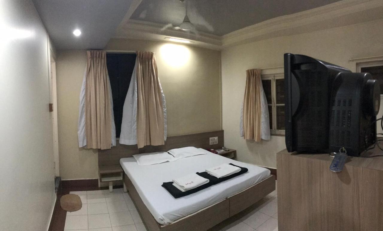 Hotel Satkar Cafeteria Belgaum Buitenkant foto