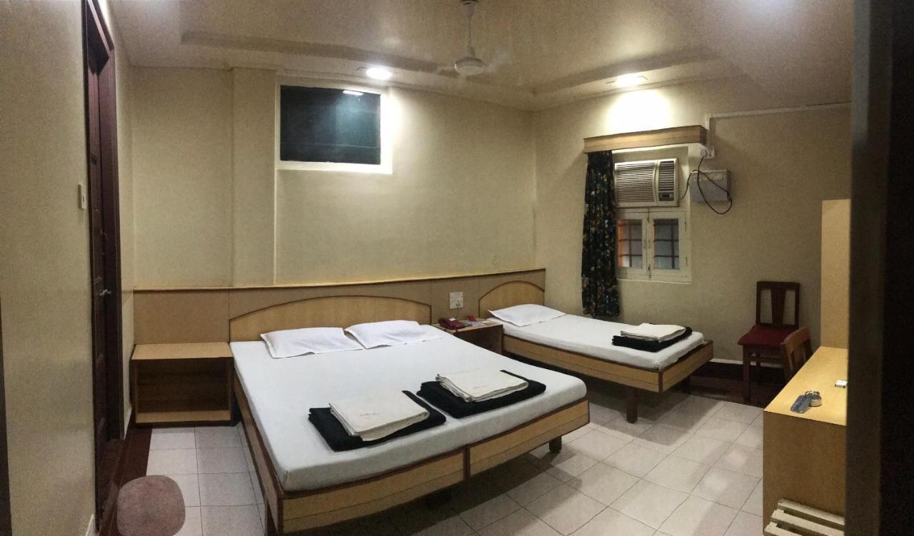 Hotel Satkar Cafeteria Belgaum Buitenkant foto