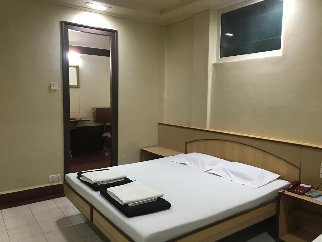 Hotel Satkar Cafeteria Belgaum Buitenkant foto
