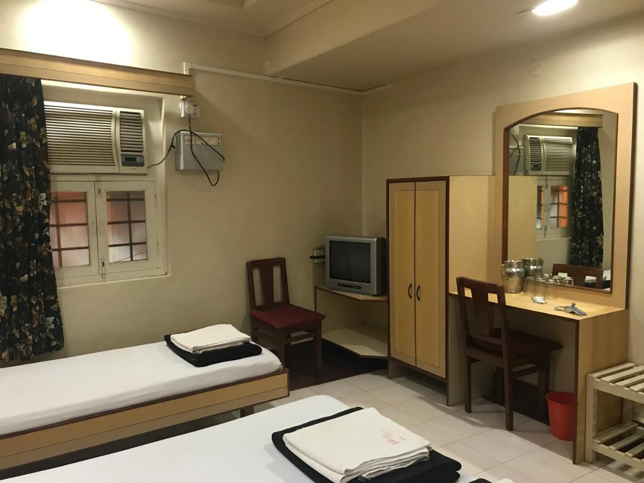 Hotel Satkar Cafeteria Belgaum Buitenkant foto