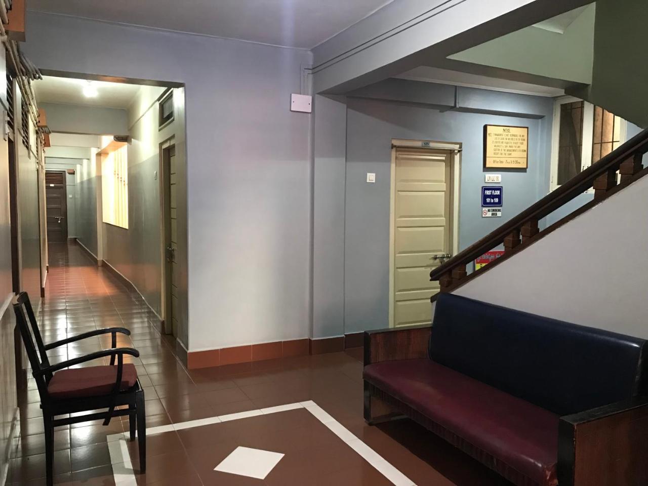 Hotel Satkar Cafeteria Belgaum Buitenkant foto