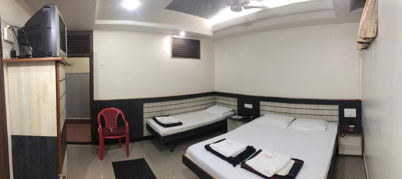 Hotel Satkar Cafeteria Belgaum Buitenkant foto