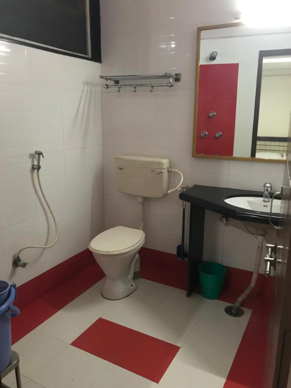 Hotel Satkar Cafeteria Belgaum Buitenkant foto